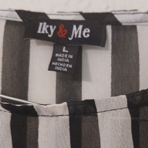 Black and White Asymmetrical Dolman Sleeve Tunic - Picture 2 of 6